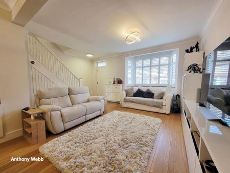 3 bedroom detached house to rent - Photo 2