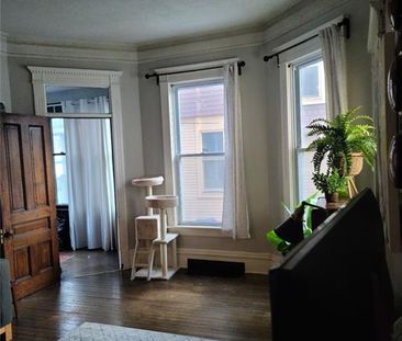 73 SHERMAN Avenue S Unit# MAIN, Hamilton, Ontario, L8M2P8 - Photo 6