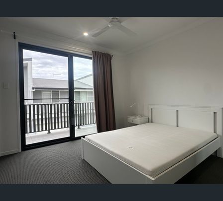 Unit 28/27 Sunflower crescent, Calamvale, Qld 4116 - Photo 1