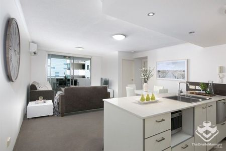 2 Bed + 2 Bath Inner City Living - Photo 3