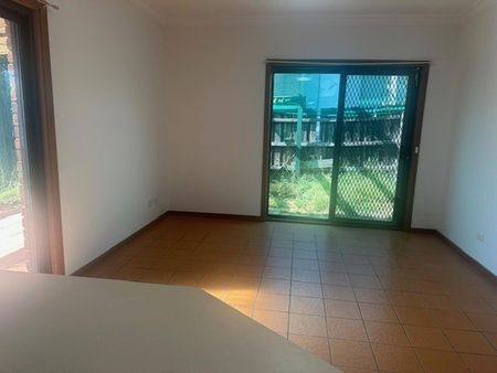 SPACIOUS 4 BEDROOM HOME - Photo 5