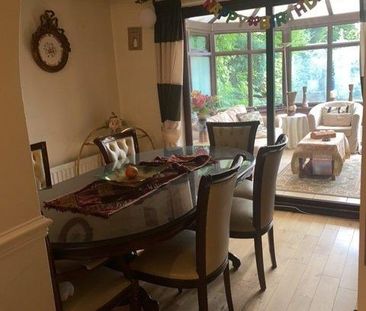 5 bedroom detached house to rent - Photo 3