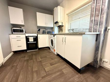 2 bedroom end of terrace house to rent - Photo 5