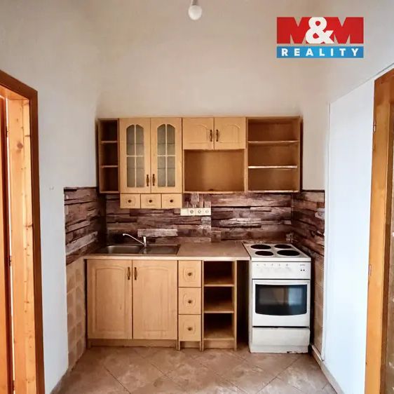 Pronájem bytu 1+1 v České Lípě, ul. Partyzánská - Фото 1