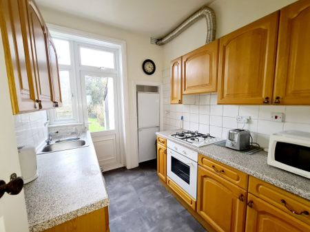Berkshire Gardens, N13 6AB, Palmers Green - Photo 2