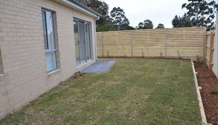 14 Denistoun Crescent Cranbourne VIC - Photo 2