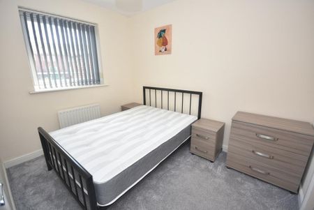 4 bedroom terraced house to rent - Photo 4