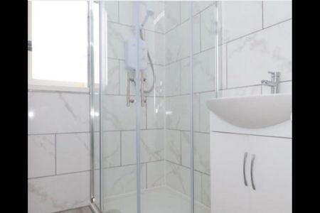 3 Bed Flat, Flanders Way, E9 - Photo 3