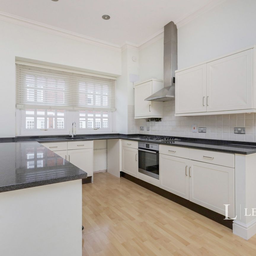 2 bedroom house to rent De Walden Mews, Meads Road, Eastbourne, BN20 - Photo 1