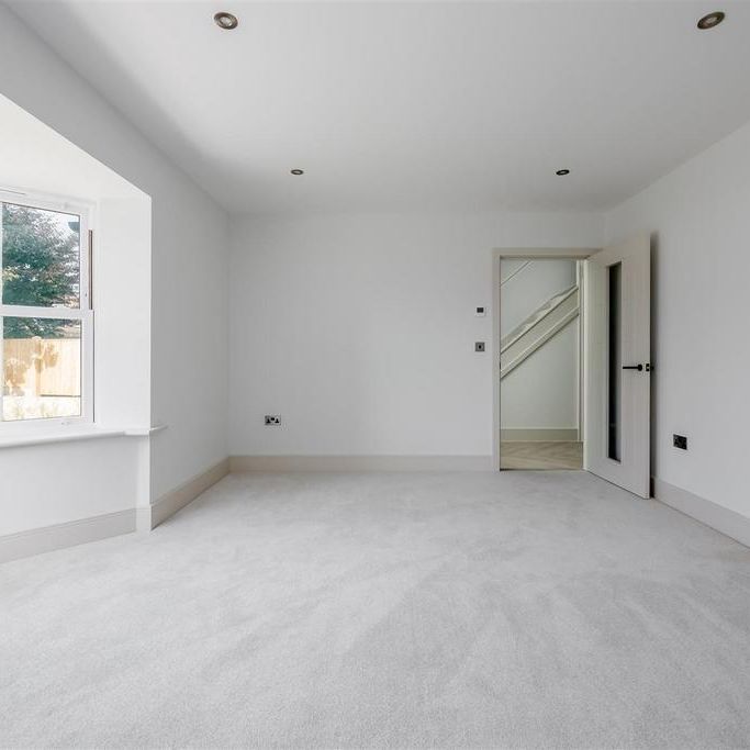 4 bedroom detached house to rent - Photo 1