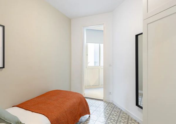 Carrer de Còrsega, Barcelona, Catalonia 08036