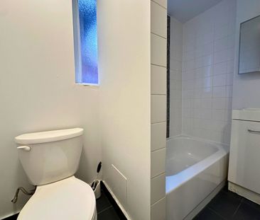 Appartement lumineux de 2 chambres au centre-ville de Montréal - Photo 1