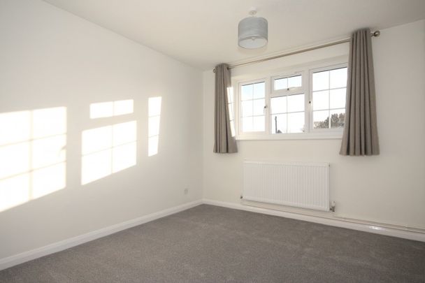 South Road, Woking - Photo 1