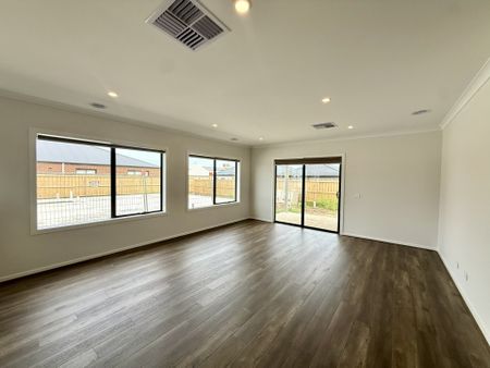 14 Brushtail Street, Mambourin VIC, Belconnen - Photo 3