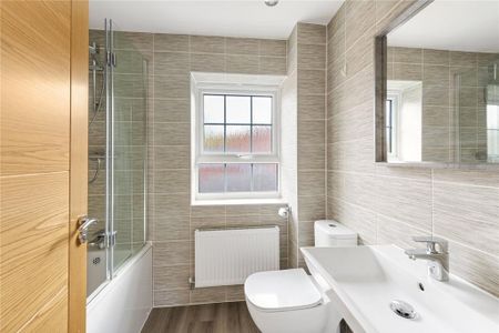 4 bedroom detached house to rent - Photo 5