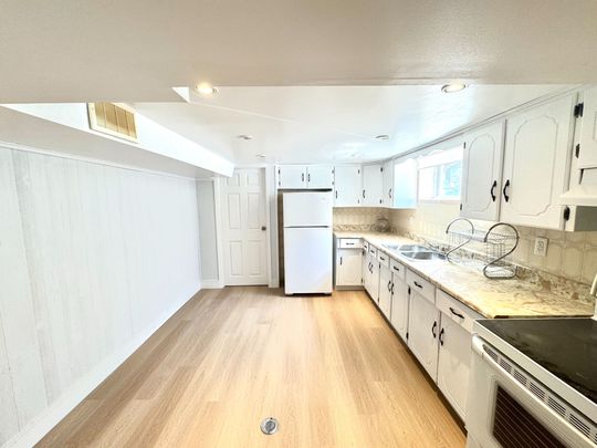 For Lease - 36 Ashmore Avenue Unit# Lower, Toronto, Ontario - Photo 1