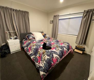 Modern 2BR Unit in Dinsdale w/ Deck! - Photo 2