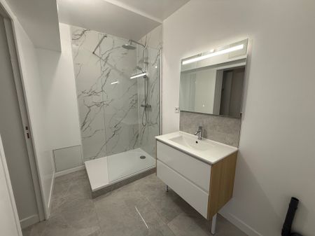 Appartement lumineux entièrement refait – 51 m² – 1er étage centre ville de FAREMOUTIERS - Photo 5