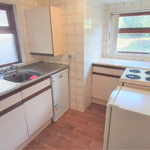 4 Bridge End, Mossley, BT36 5PE - Photo 1