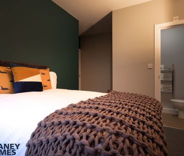 Spout Lane Room 3 - Photo 5