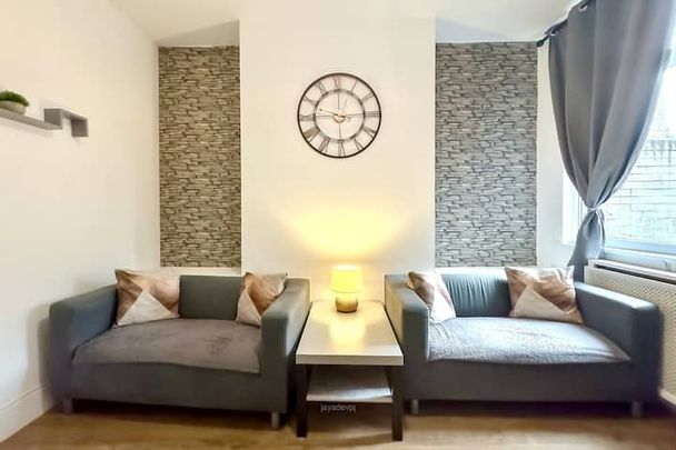 4 Bed Terraced House, Cotswold Street, L7 - Photo 1