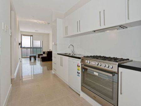 Quality Apartment in Mawson Central! - Photo 2