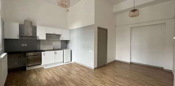 Location Appartement 1 pièce 27m² CAMBRAI 59400 - Photo 2