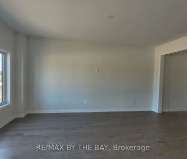 Property For Lease | S9260067 - Photo 2