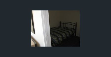 An independent house in an excellent location - Close to all the amenities including Schools - Photo 4