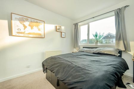 3 bedroom detached house to rent - Photo 3