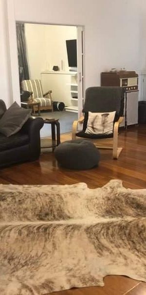 Home with additional self contained unit - Photo 1