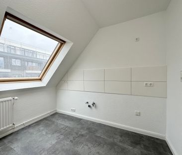 renoviert, modernisiert & bezugsfrei: Helle + gut geschnittene 2-Zi... - Photo 4