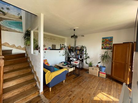 Location Maison 3 pièces 78m² FONTENAY LE COMTE 85200 - Photo 2