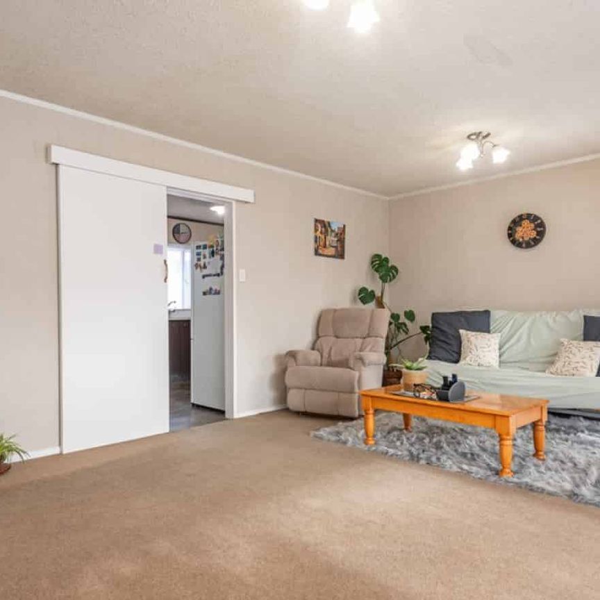 TWO BEDROOMS - CLOVERLEA - Photo 1