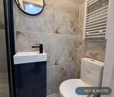 1 bedroom in a house share to rent - Photo 5