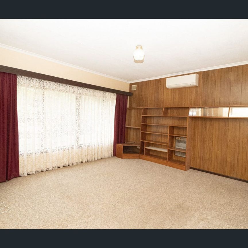 Close Proximity To The Hospital ADDED BONUS 1 WEEKS FREE RENT!!! - Photo 1