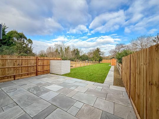 Lower Road, Great Amwell, Ware - Photo 1