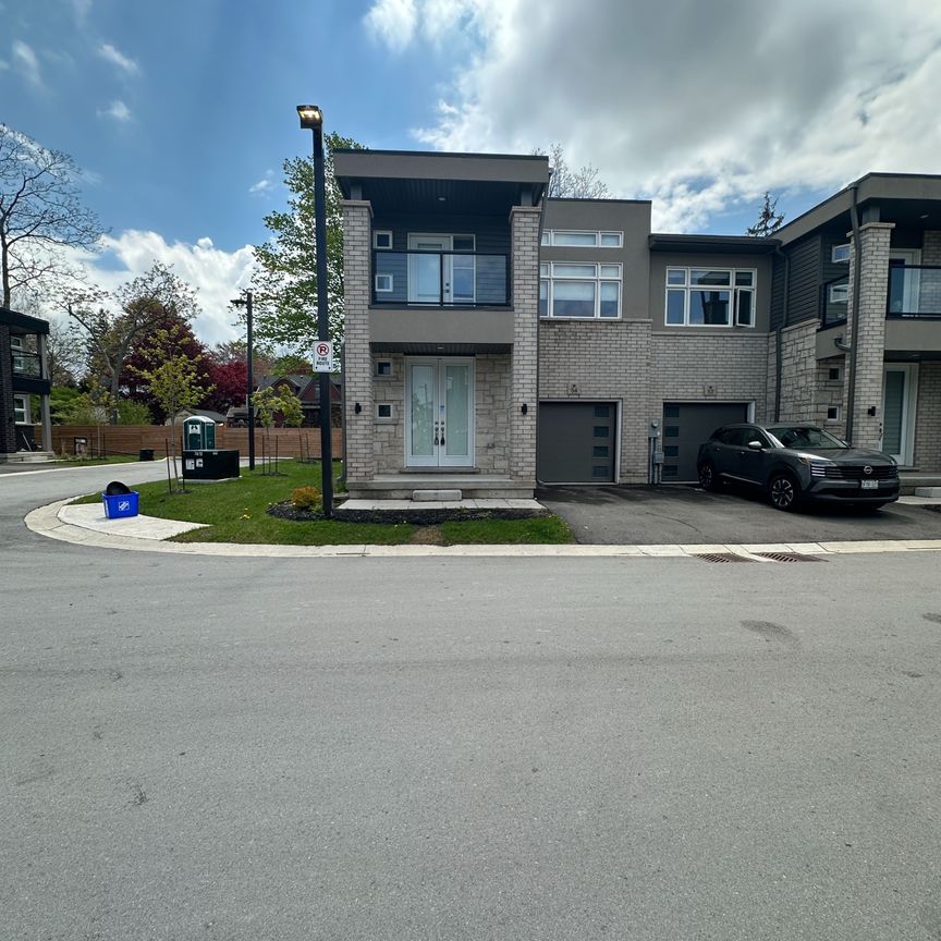 For Lease - 5672 Dorchester Road Unit# 54, Niagara Falls, Ontario - Photo 1
