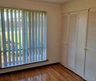 IDEAL FAMILY HOME - Photo 4