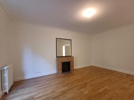 location Appartement T7 DE 357.9m² À PARIS - Photo 3
