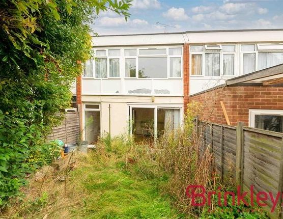 Room in a Shared House, Swanwick Close., SW15 - Photo 1