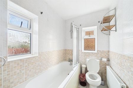 3 bedroom semi-detached house to rent - Photo 5