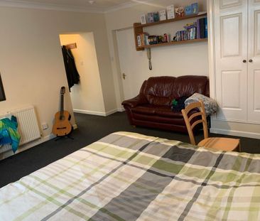 Studio to rent - Photo 2