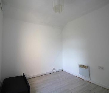 Studio to rent - Photo 6