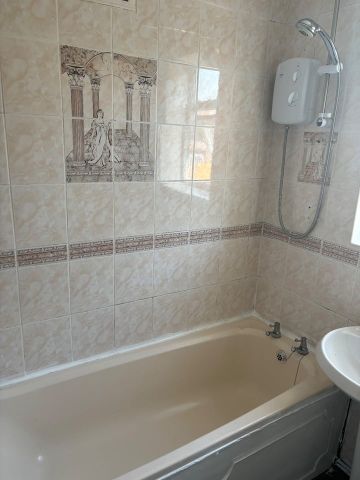 3 Bed Semi-Detached House, Brendon Avenue, M40 - Photo 5