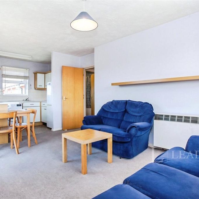 2 bedroom flat to rent - Photo 1