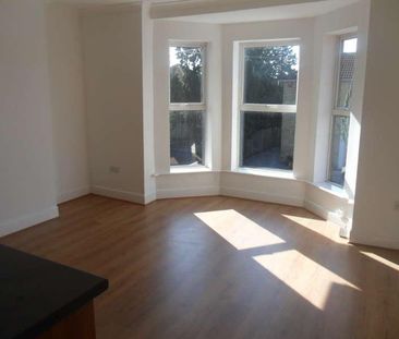 Waterloo Road, SO15 - Photo 2