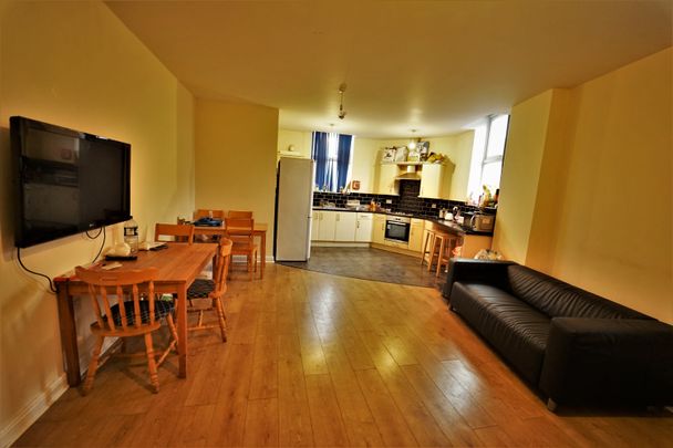 Flat 1, Old Nottingham Arms, NG7 3DN, NOTTINGHAM - Photo 1