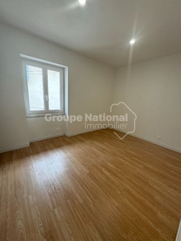 LOCATION d'un appartement de 3 pièces (45 m²) à SAINT CHAMAS, - Photo 2