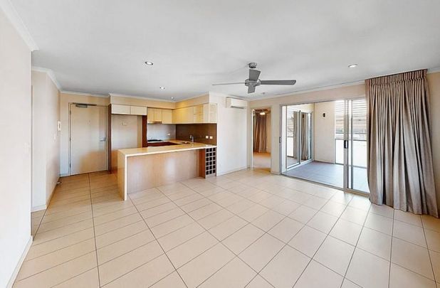 Spacious Inner-City Apartment Opposite The Gabba - Photo 1
